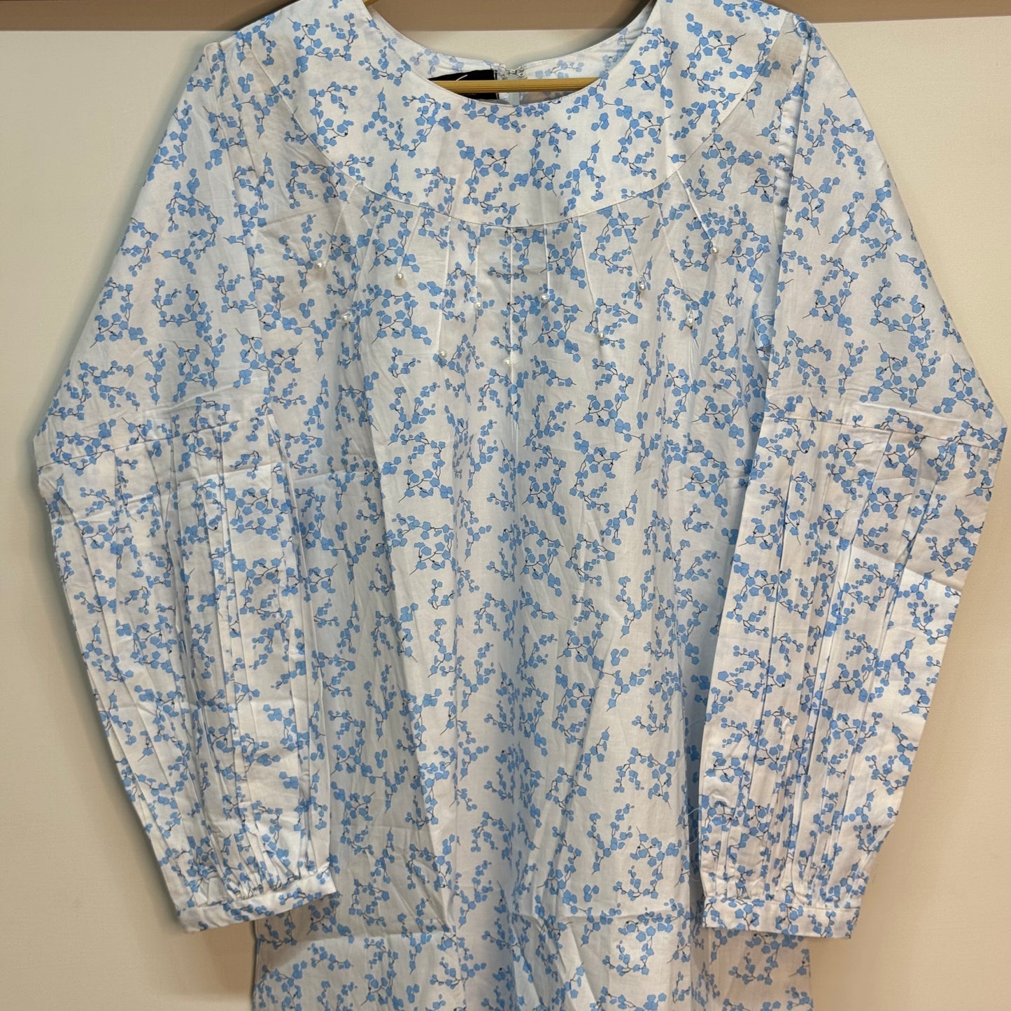 Stylish Two-Piece With Printed Top And Pent Trouser